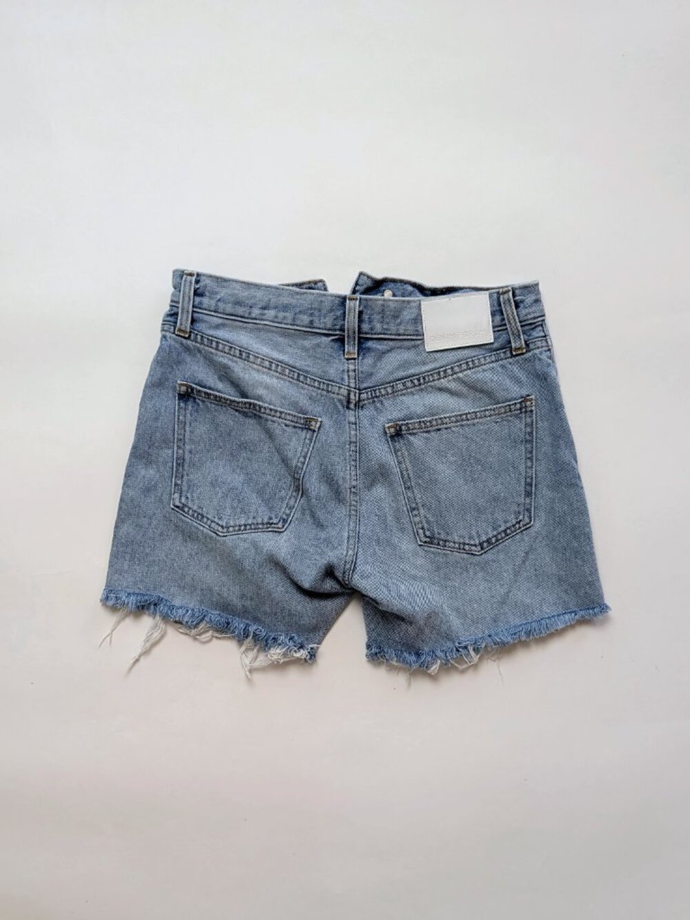 Aritzia Denim Forum The Ex-Boyfriend High Rise Denim Shorts Size 25 - Picture 5 of 8